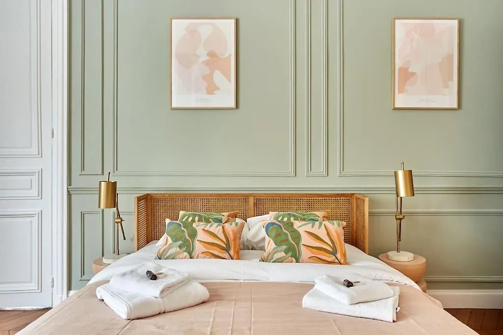 Daire Elegant 2 Chambres Climatise - Champs-Elysees Paris Fransa