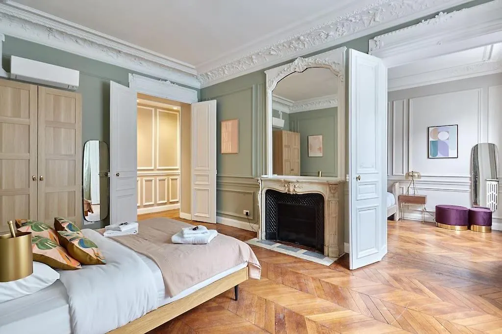 Elegant 2 Chambres Climatise - Champs-Elysees Paris Apartment