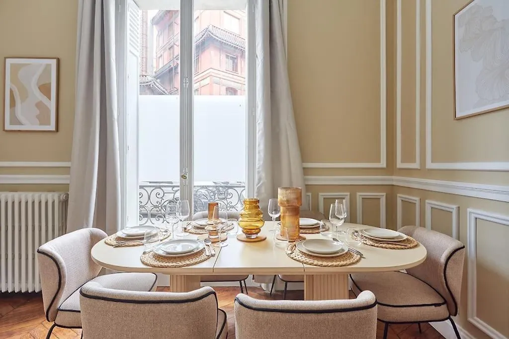 Elegant 2 Chambres Climatise - Champs-Elysees Paris Apartment