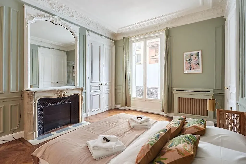 Elegant 2 Chambres Climatise - Champs-Elysees Paris Apartment